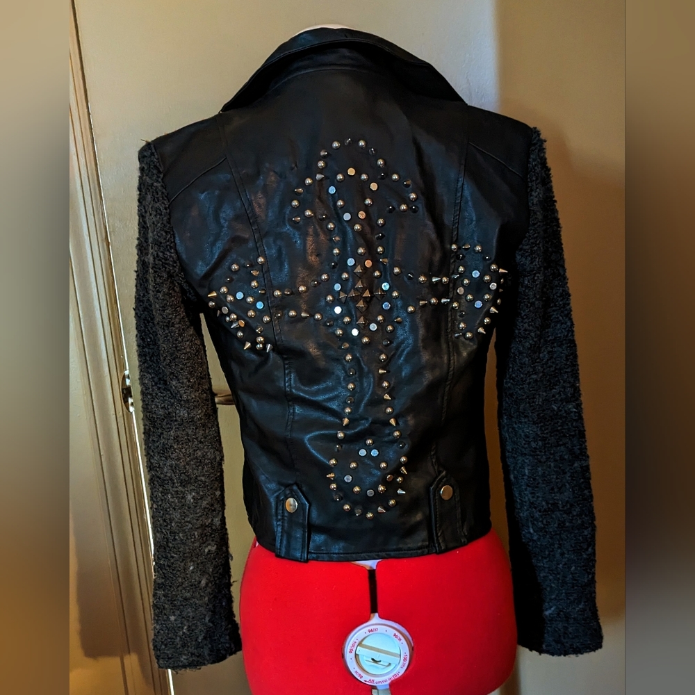Black Faux Leather Cross jacket Sz Small